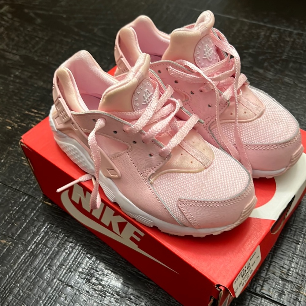 Nike huarache run-pink size 12C